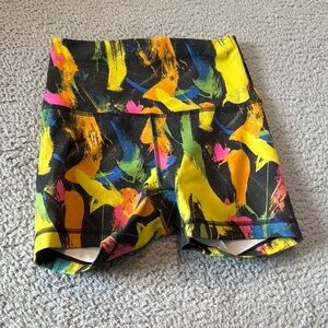 Lululemon Wunder Train High-Rise Short 3"
Undertone Black Multi size 4